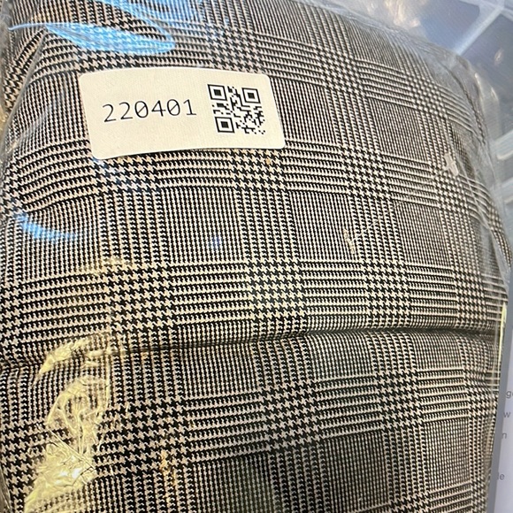 Zara Houndstooth Quilted Scarf - Picture 4 of 4